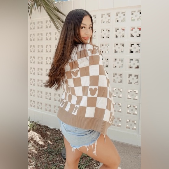 Disney Sweater Brown and White Checkered Mickey Mouse Cardigan Size Large - Picture 11 of 12